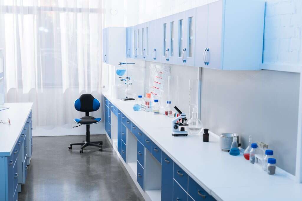 Pharmaceutical Innovation with Modular Laboratory Furniture